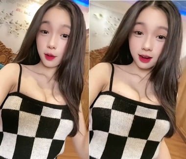 Đụ em áo caro trong phòng vệ sinh sướng lồn