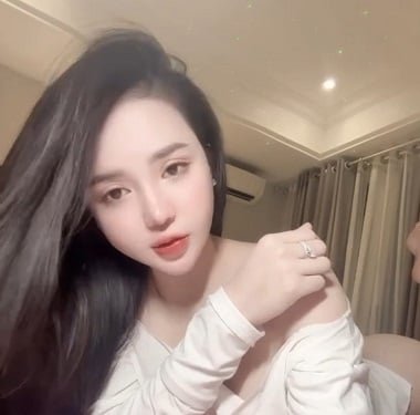 Chu Thúy Quỳnh đẹp như hoa hậu lộ clip bán dâm